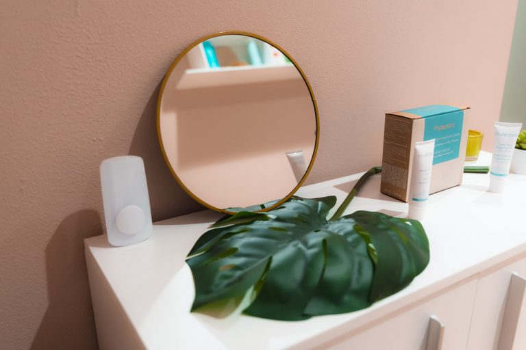 specchio e prodotti Beautech