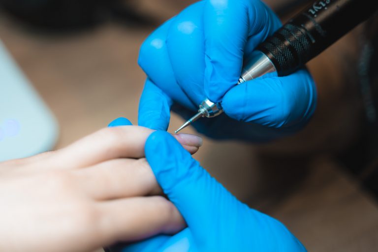 Manicure con micromotore